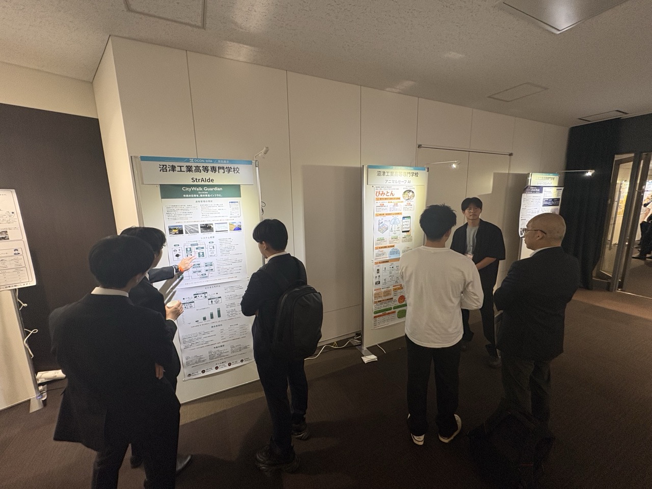 沼津高専の特別展示の様子